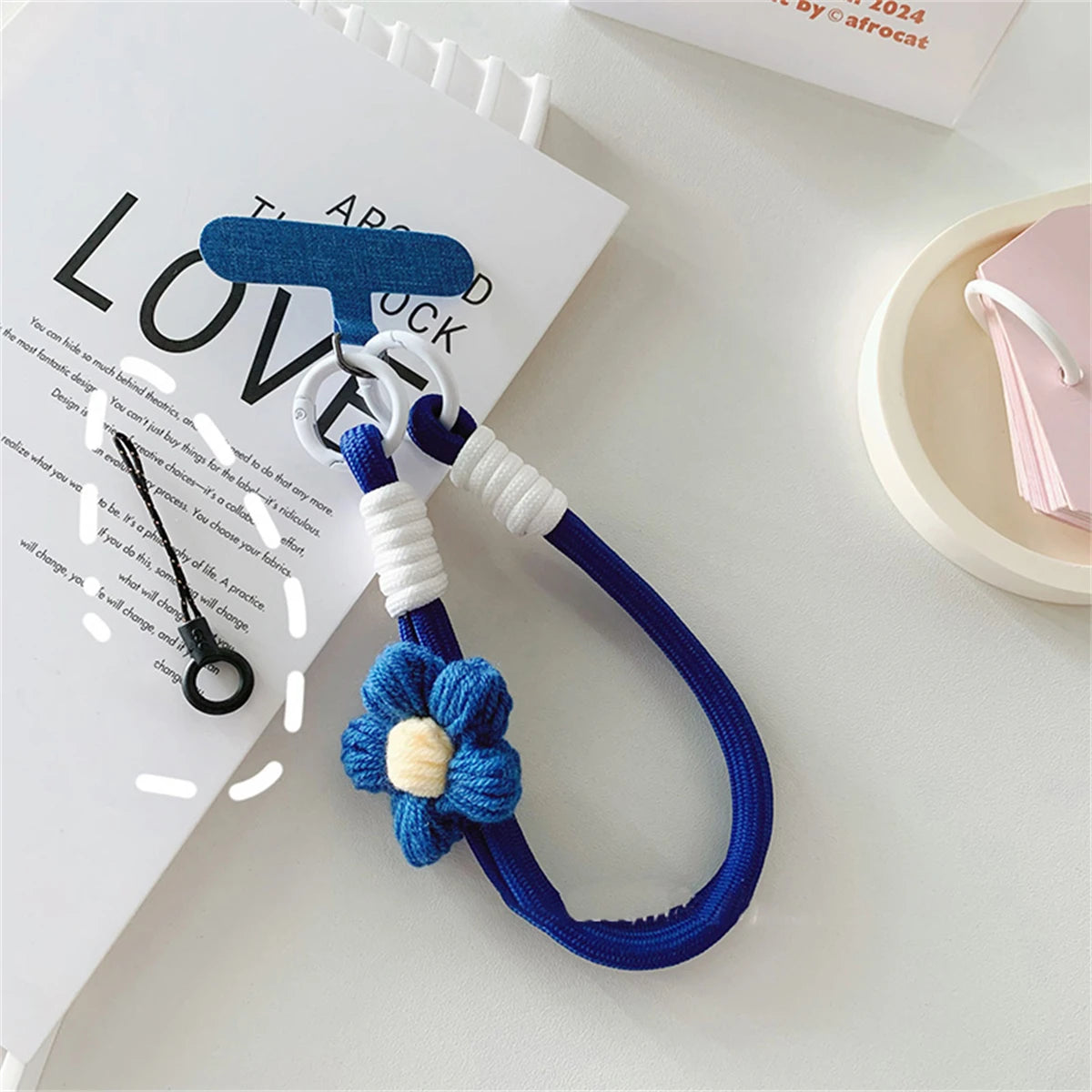 🎀 Lanyard con flor tejida 3D – Correa de cuerda trenzada para celular y llavero, estilo DIY cute