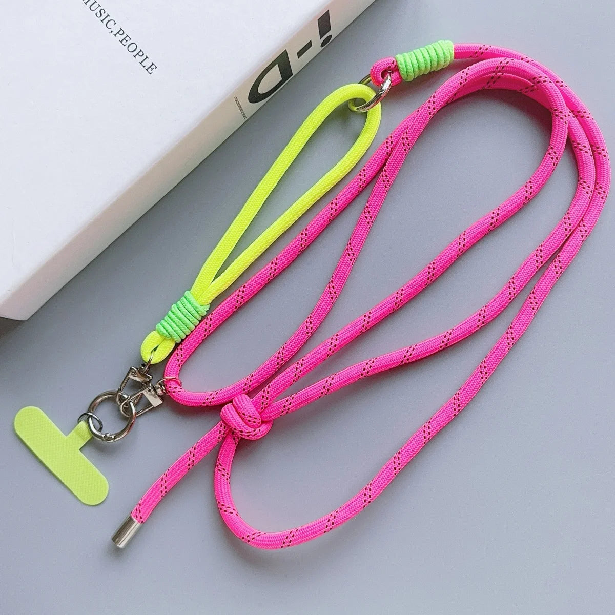 🎀 Lanyard de Telar Colorido – Correa deportiva y de moda para celular, diseño largo con colgante y estilo vibrante