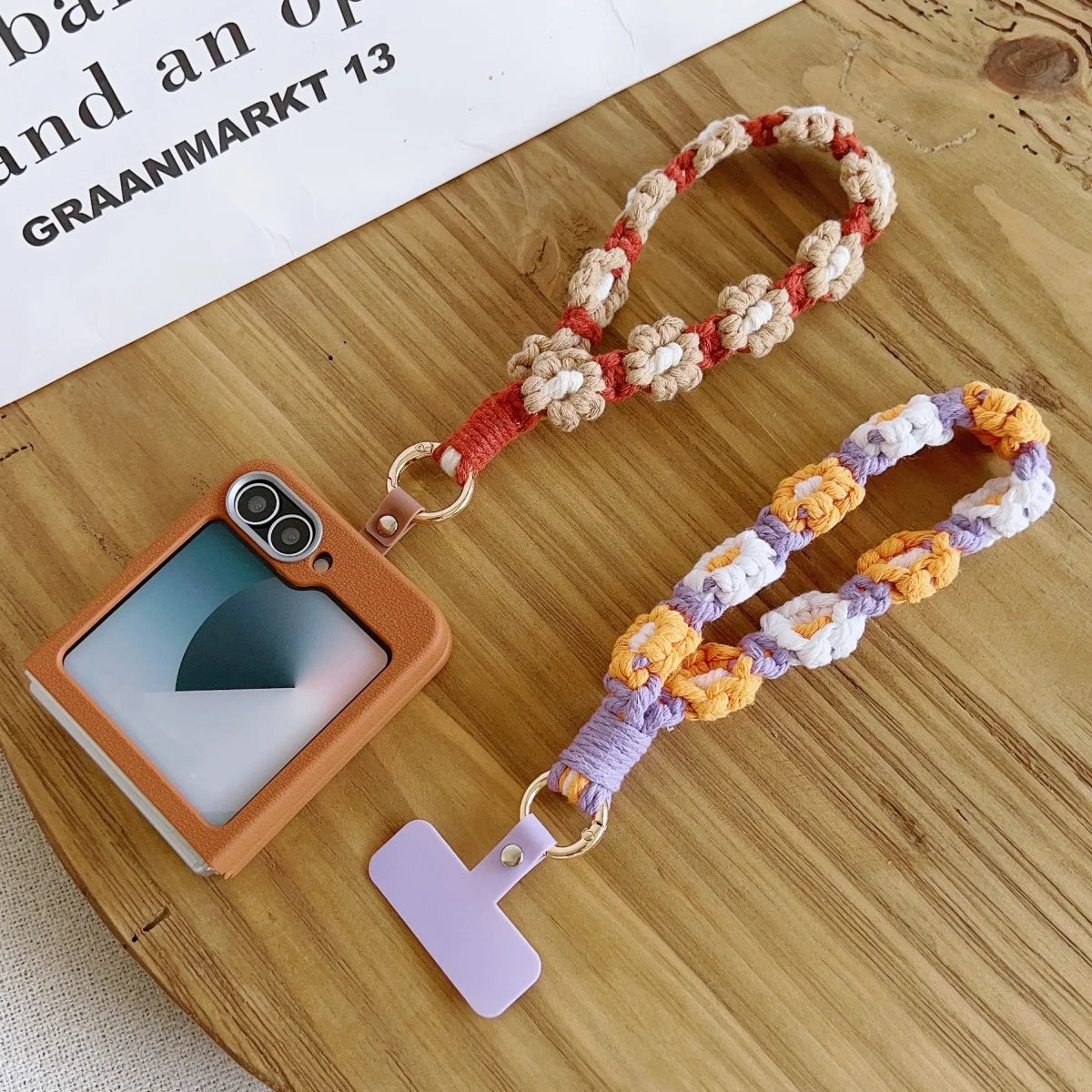 🎀 Correa de Flores Tejidas Coloridas – Lanyard decorativo para celular, llaves o pantalones, con estilo y función anti pérdida