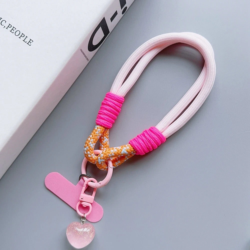🎀 Correa Trenzada con Corazón – Lanyard con cadena colgante, anillo y parche desmontable, ideal para celular, lindo y práctico