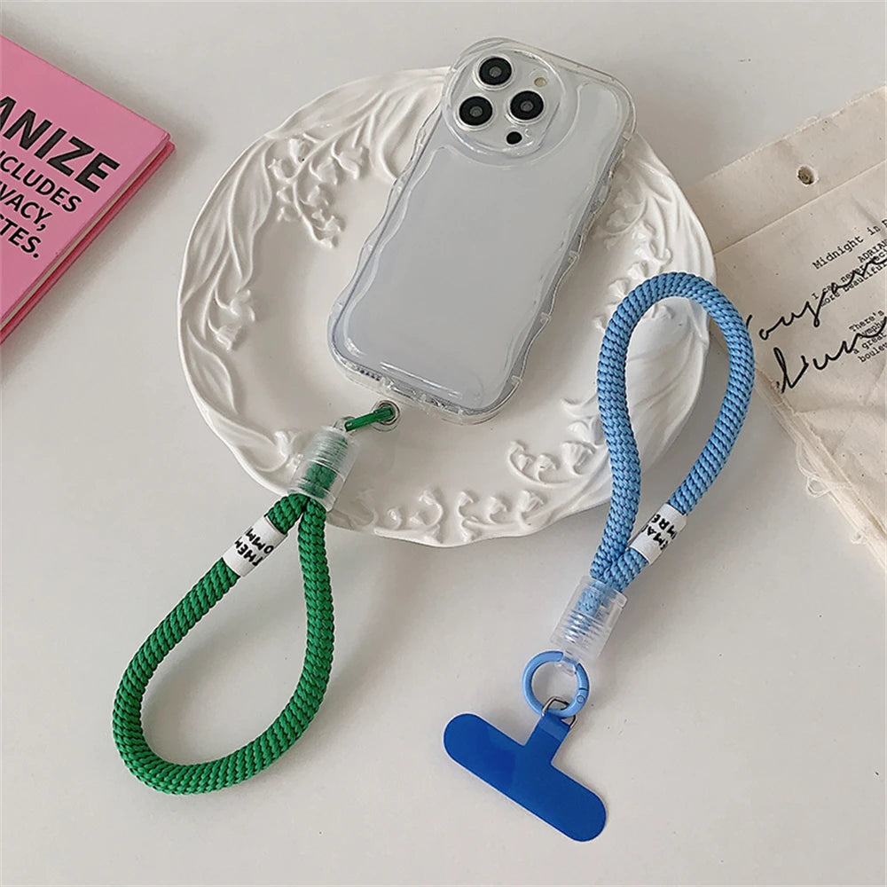 🎀 Lanyard Trenzado Estiloso – Correa con cadena, anillo y parche desmontable para sujetar el celular con glamour