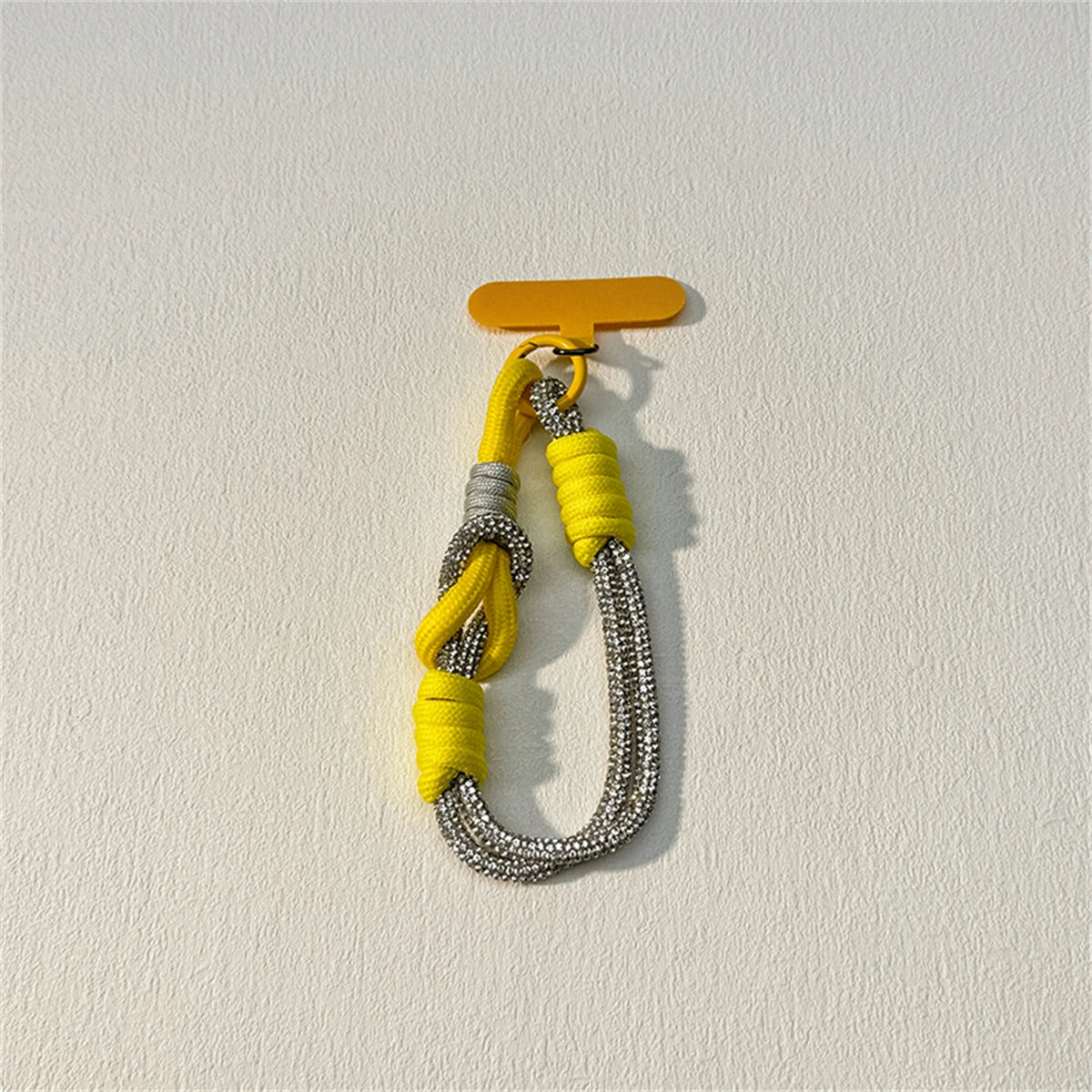 🎀 Lanyard con Cristales Brillantes – Correa elegante con anillo y parche desmontable para sujetar el celular con estilo