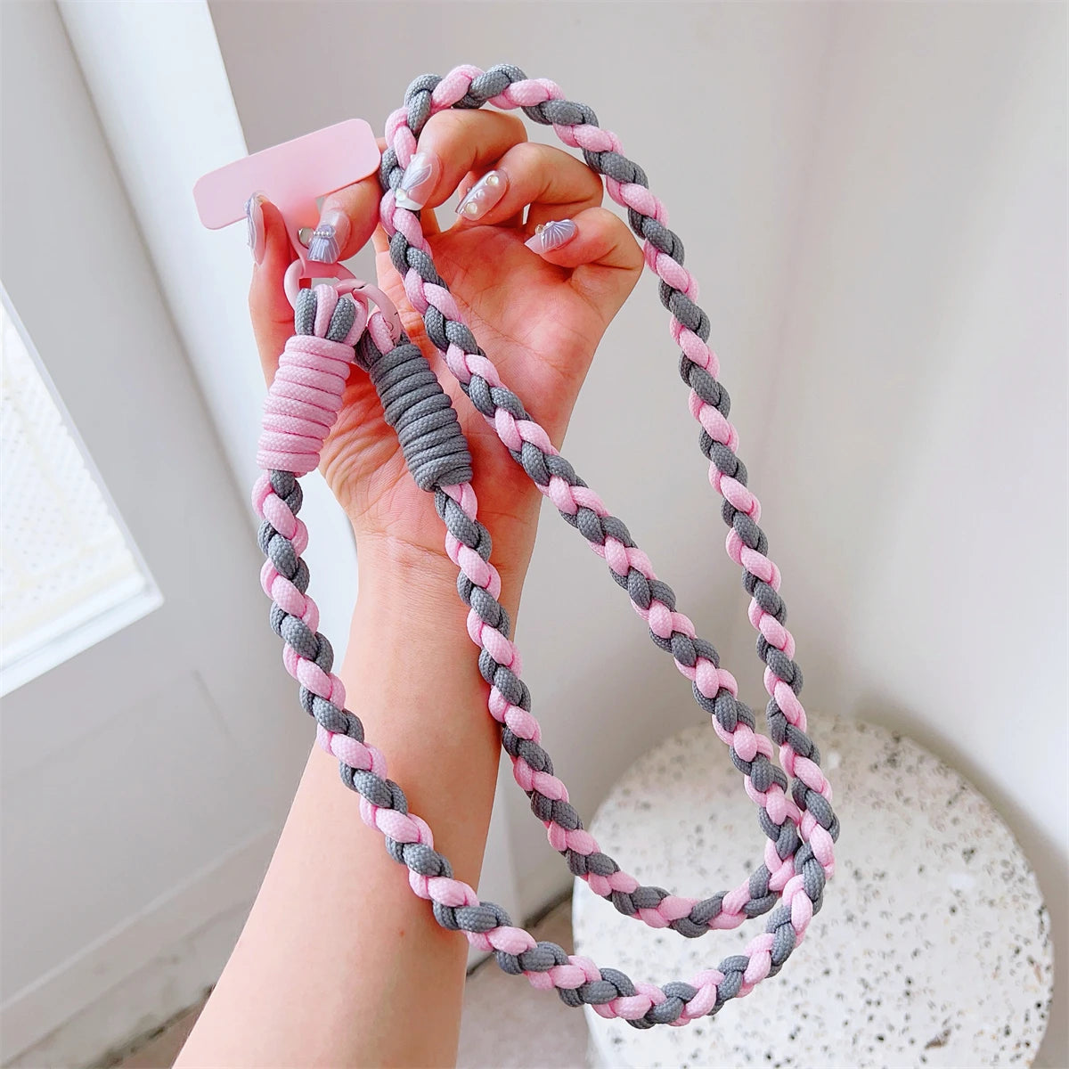 🎀 Lanyard Colorido con Repuesto – Correa cruzada trenzada con llavero y parche extra, ideal para accesorios femeninos