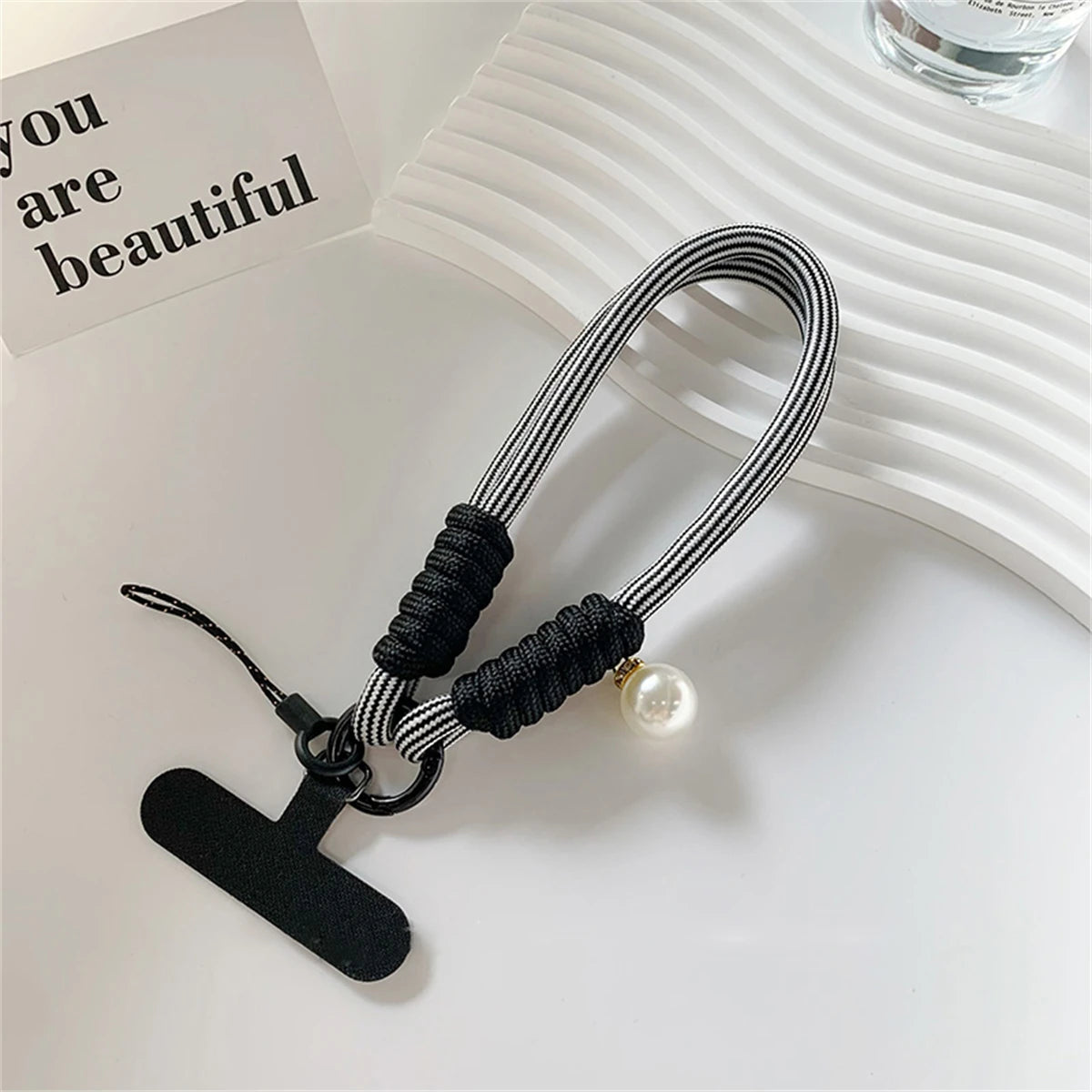 š Lanyard con perlas ā Cuerda trenzada para muƱeca, decoración elegante y anticaĆda