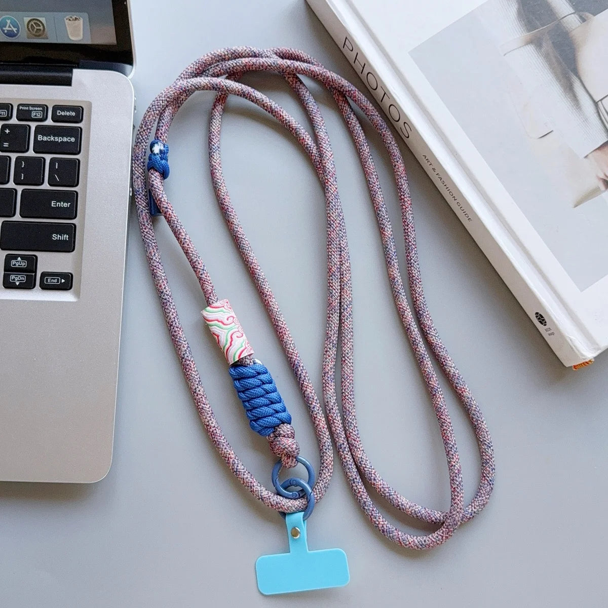 🎀 Lanyard Acrílico Estiloso – Correa cruzada de diseño universal para celular, anti pérdida, con clip y cuerda elegante