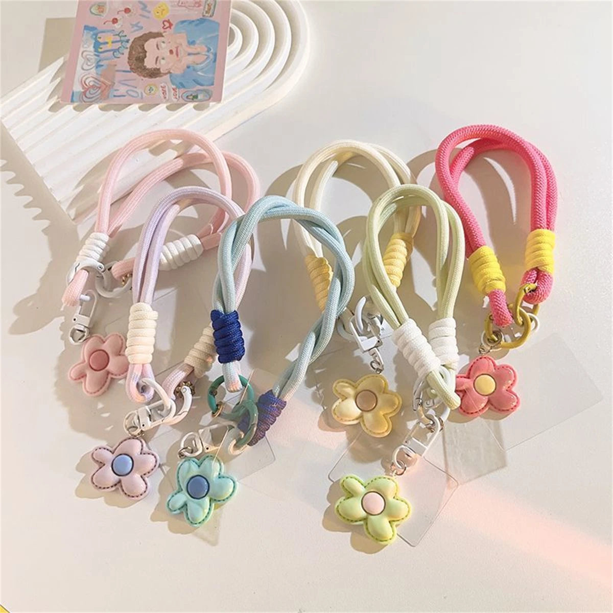 🎀 Correa con flor de cuero – Lanyard con cadena y anillo, parche desmontable para celular