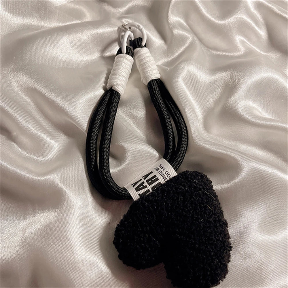 🎀 Lanyard con Corazones – Llavero con cadena de corazones y trenzado mesh, accesorio para celular, bolso o pantalón