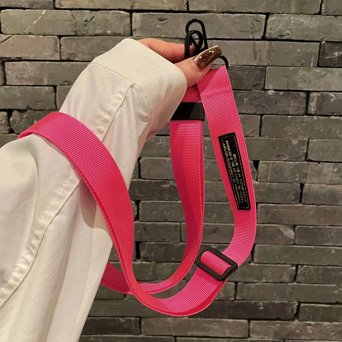 🎀 Lanyard largo cruzado elegante – Correa ajustable para cuello con diseño anticaída