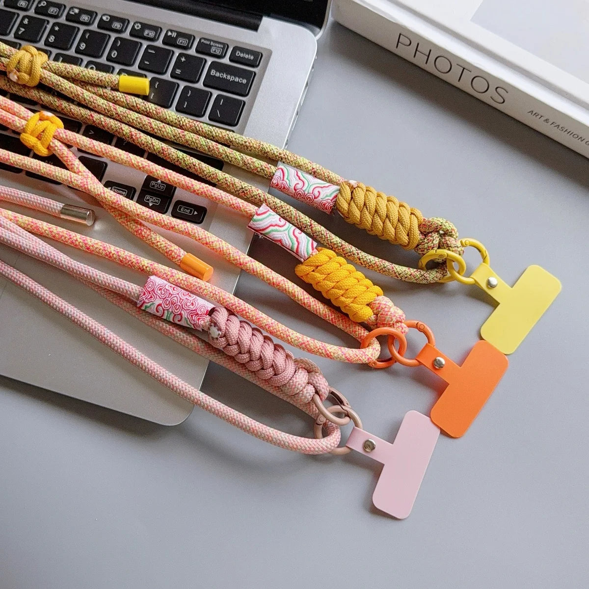 🎀 Lanyard Acrílico Estiloso – Correa cruzada de diseño universal para celular, anti pérdida, con clip y cuerda elegante