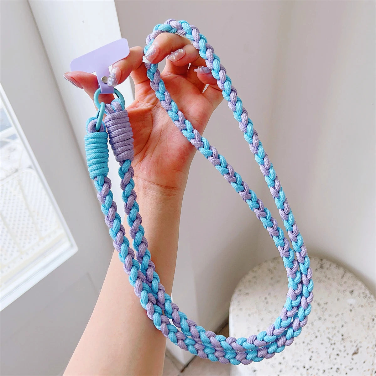 🎀 Lanyard Colorido con Repuesto – Correa cruzada trenzada con llavero y parche extra, ideal para accesorios femeninos