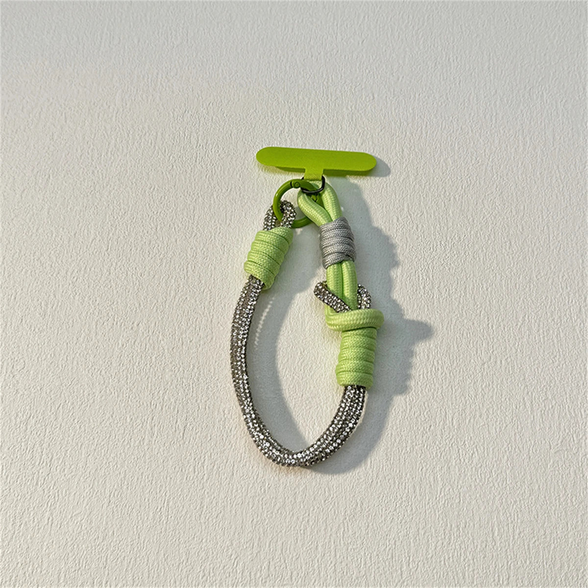 🎀 Lanyard con Cristales Brillantes – Correa elegante con anillo y parche desmontable para sujetar el celular con estilo