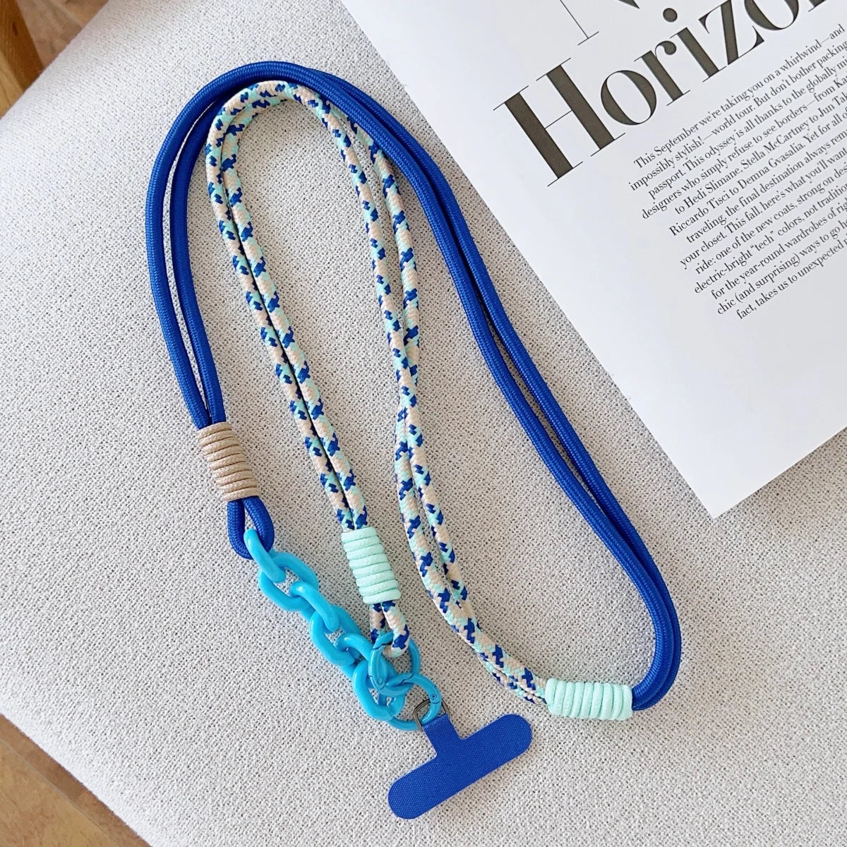 🎀 Lanyard Coreano de Moda – Correa cruzada de estilo moderno, con diseño tipo patchwork, ideal para uso diario y exterior