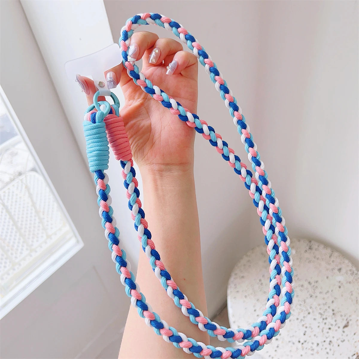 🎀 Lanyard Colorido con Repuesto – Correa cruzada trenzada con llavero y parche extra, ideal para accesorios femeninos