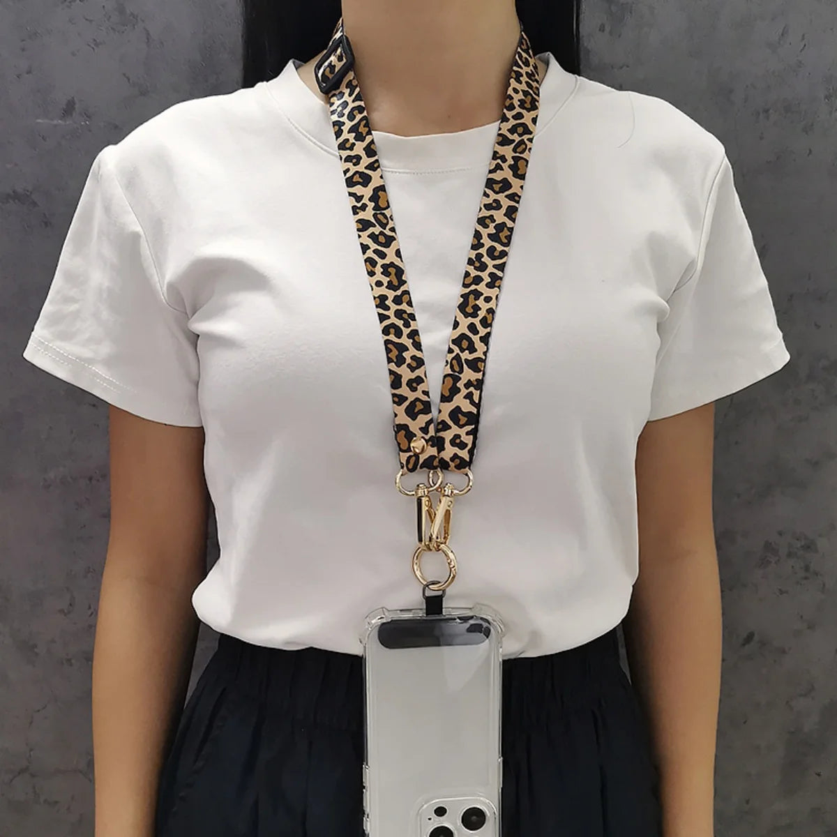 🎀 Lanyard con estampado de leopardo – Correa ajustable para celular, anticaída