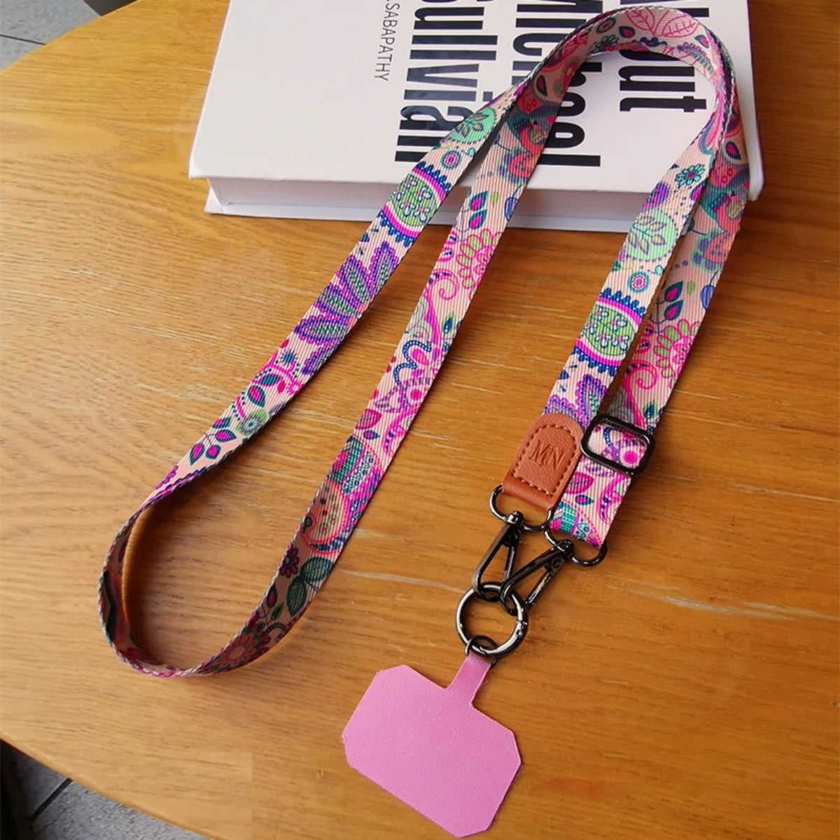 🎀 Lanyard floral – Cuerda para cuello con diseño de plantas, llavero, charm USB y accesorio de regalo