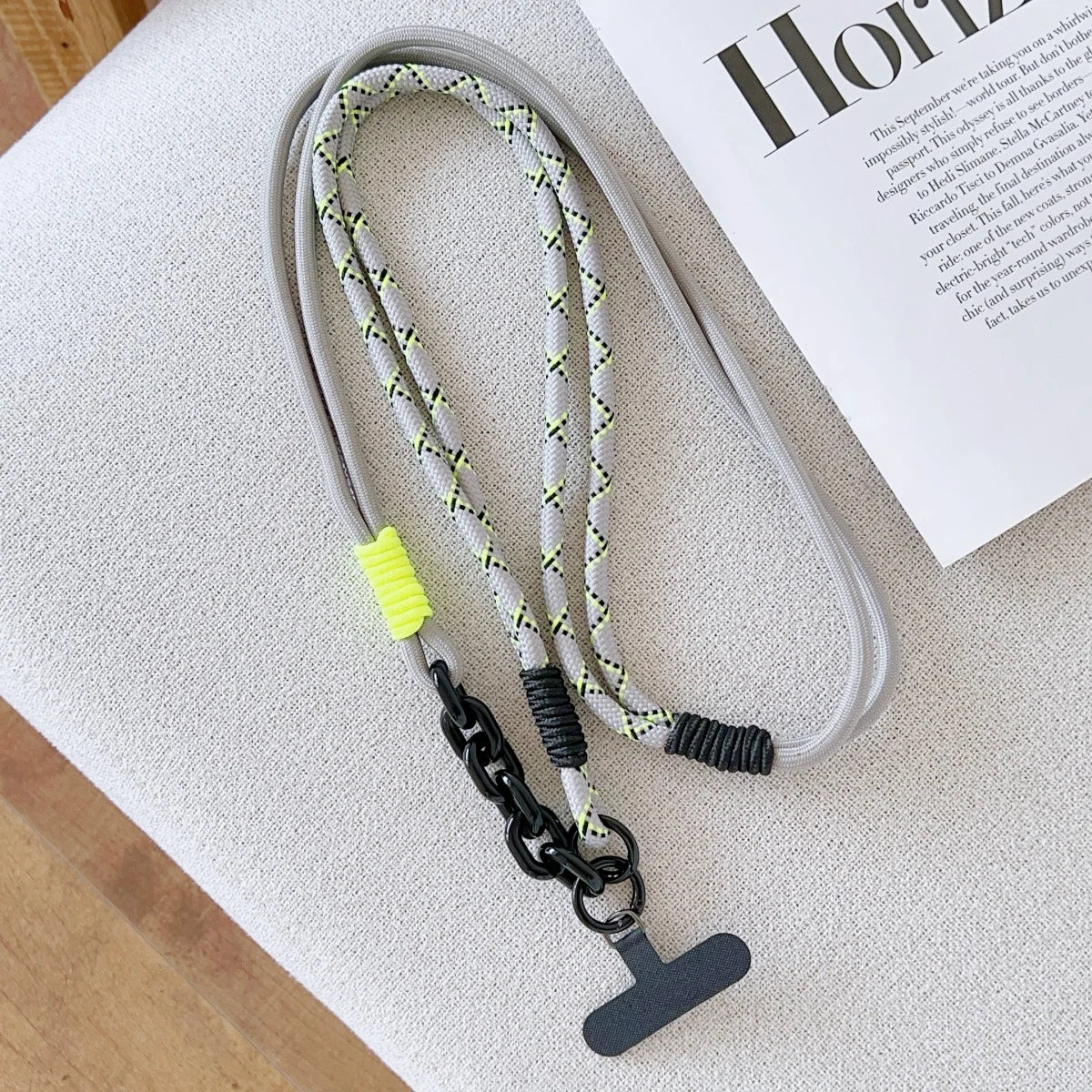 🎀 Lanyard Coreano de Moda – Correa cruzada de estilo moderno, con diseño tipo patchwork, ideal para uso diario y exterior