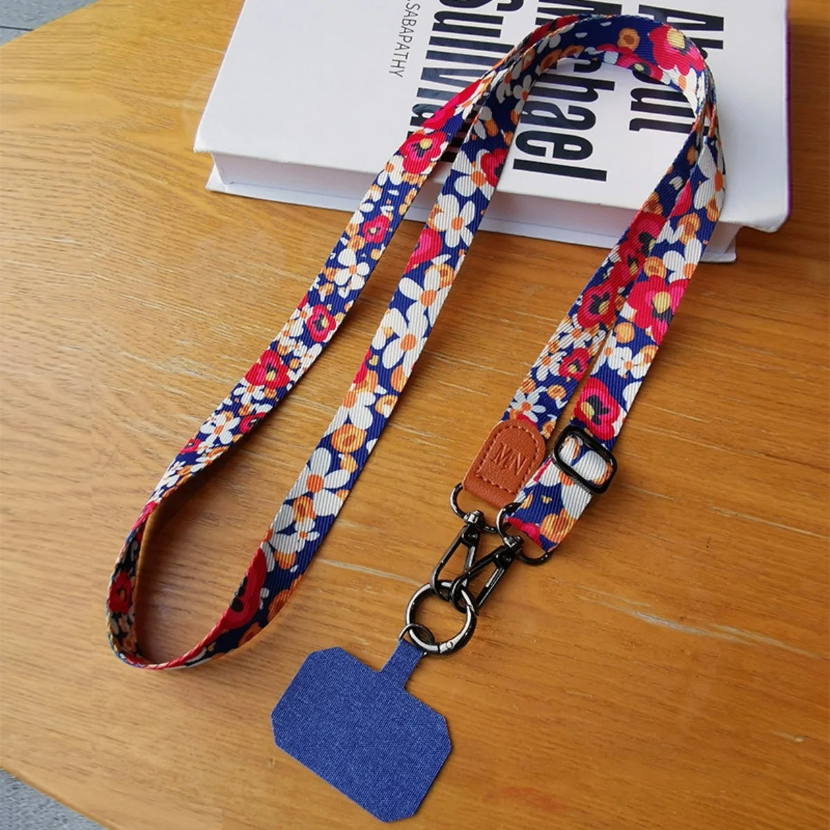 🎀 Lanyard floral – Cuerda para cuello con diseño de plantas, llavero, charm USB y accesorio de regalo