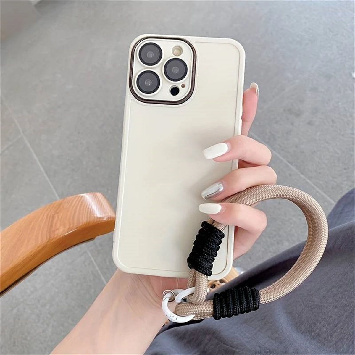 🎀 Lanyard Decorativo Universal – Cuerda trenzada anti pérdida para celular, pulsera fuerte y corta con diseño chic