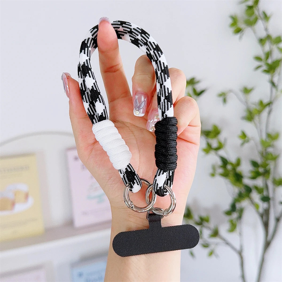 🎀 Lanyard con diseño en cuadrícula – Cuerda trenzada fuerte para muñeca, decoración anticaída