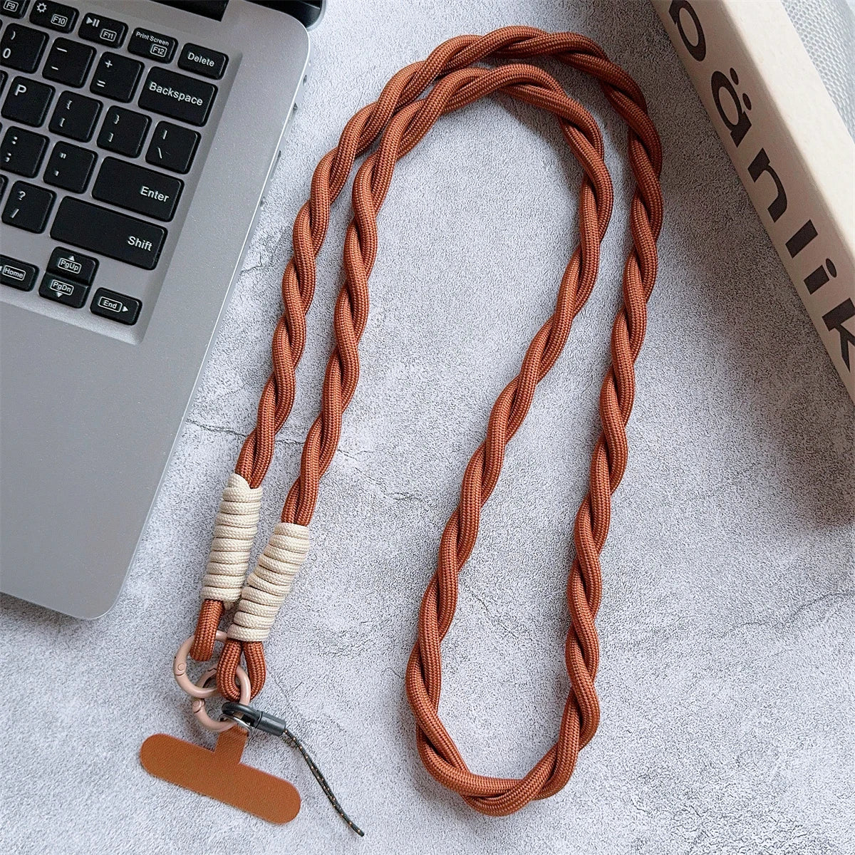 🎀 Correa de Nylon Trenzado – Lanyard largo cruzado universal, ideal para celular o bolso, con diseño fuerte y cómodo