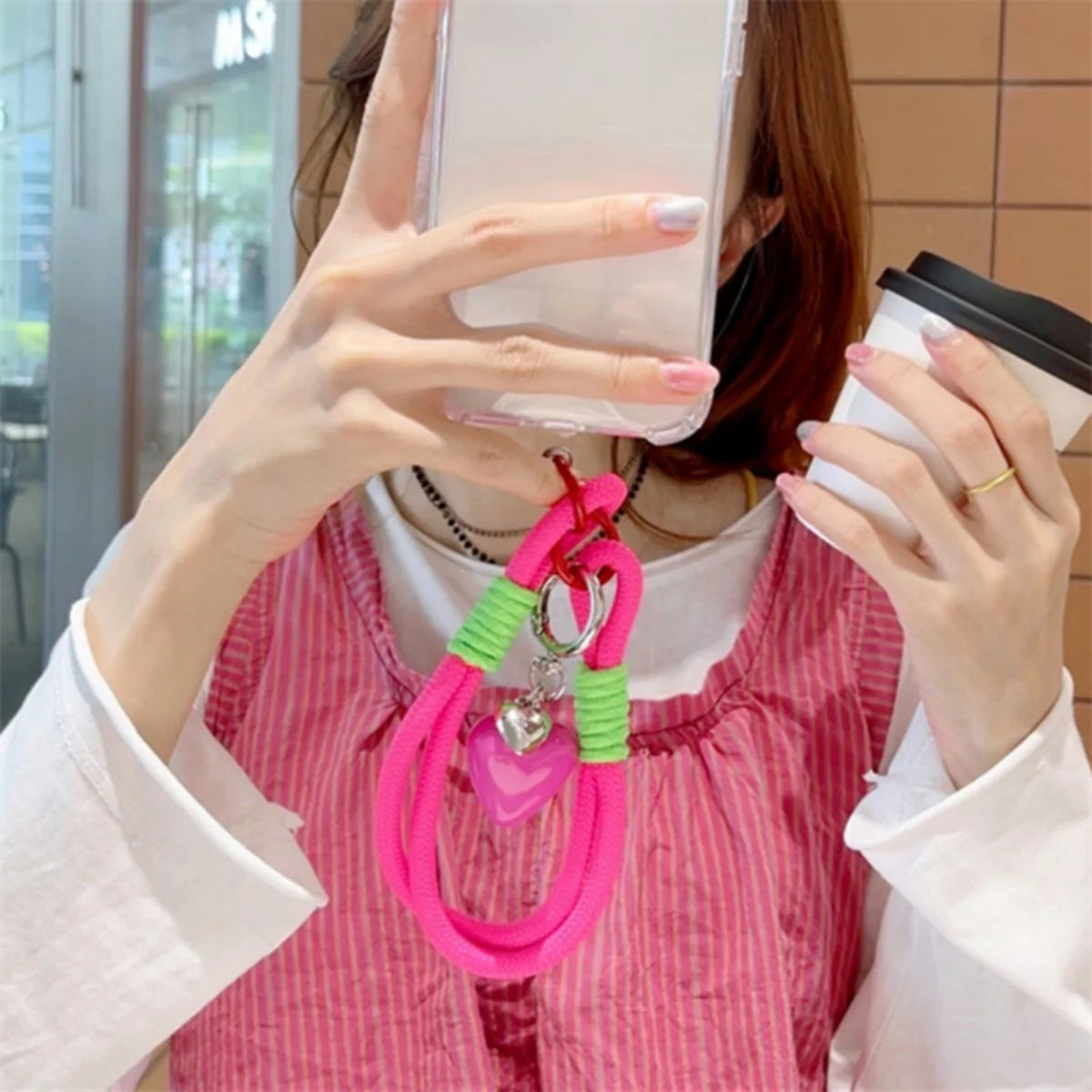 🎀 Lanyard con corazón 3D – Correa tejida con charm para celular o bolso, estilo coreano