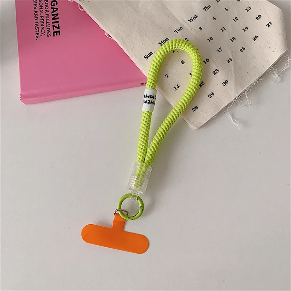 🎀 Lanyard Trenzado Estiloso – Correa con cadena, anillo y parche desmontable para sujetar el celular con glamour