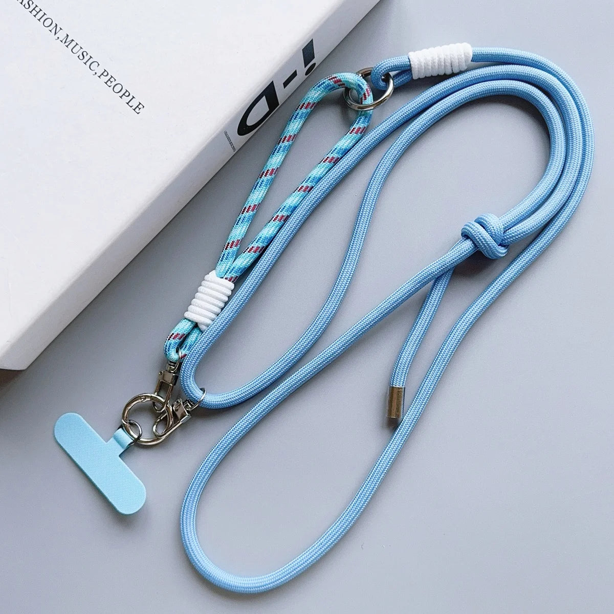 🎀 Lanyard de Telar Colorido – Correa deportiva y de moda para celular, diseño largo con colgante y estilo vibrante