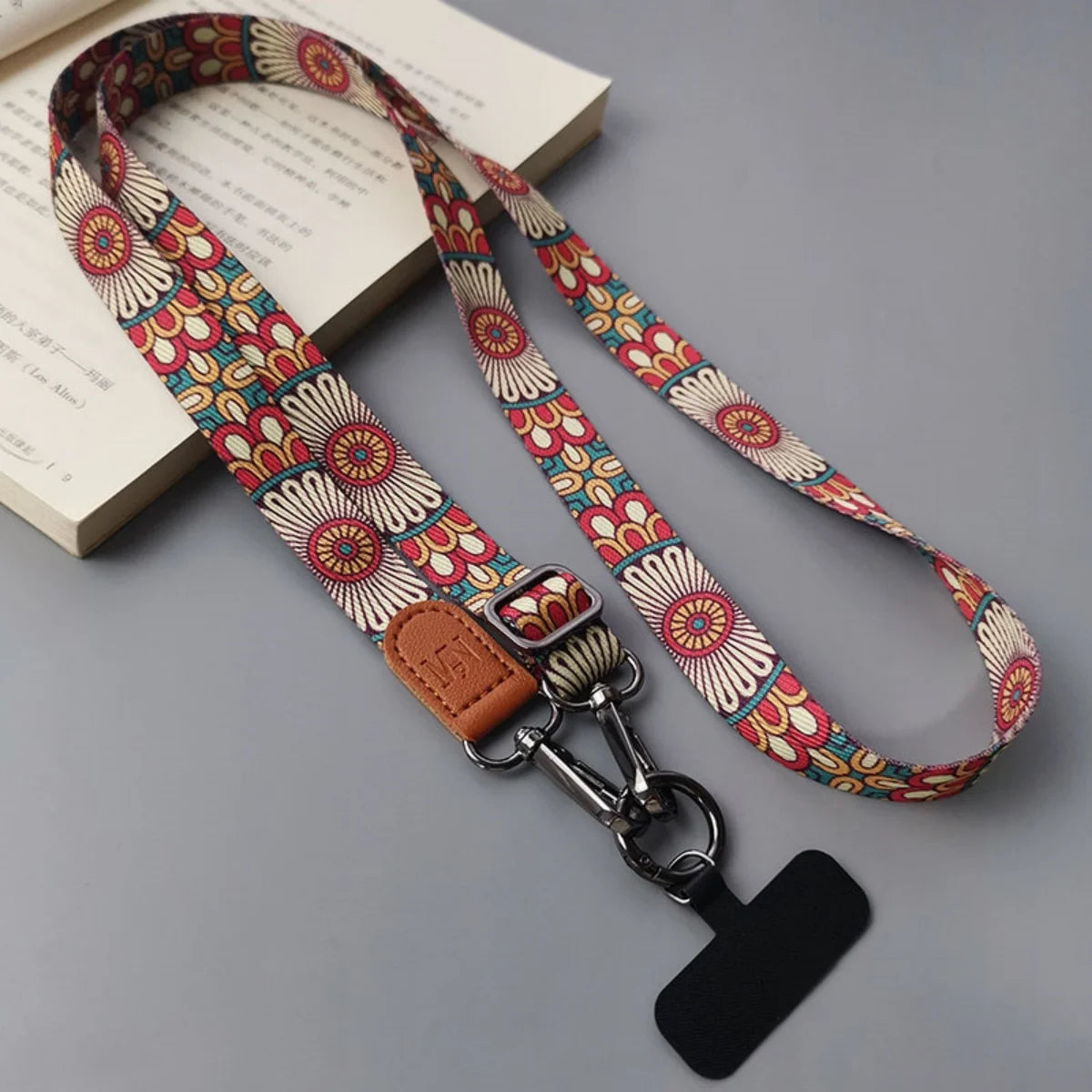 🎀 Lanyard Retro Totem – Cinta para el cuello con diseño tribal, ideal para llaves, USB, celular o gafete, regalo especial