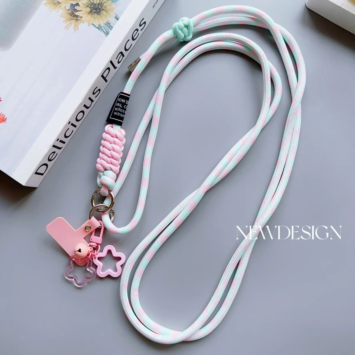 🎀 Lanyard con diseño de cuadros – Correa acrílica universal cruzada con cuerda para cuello anticaída