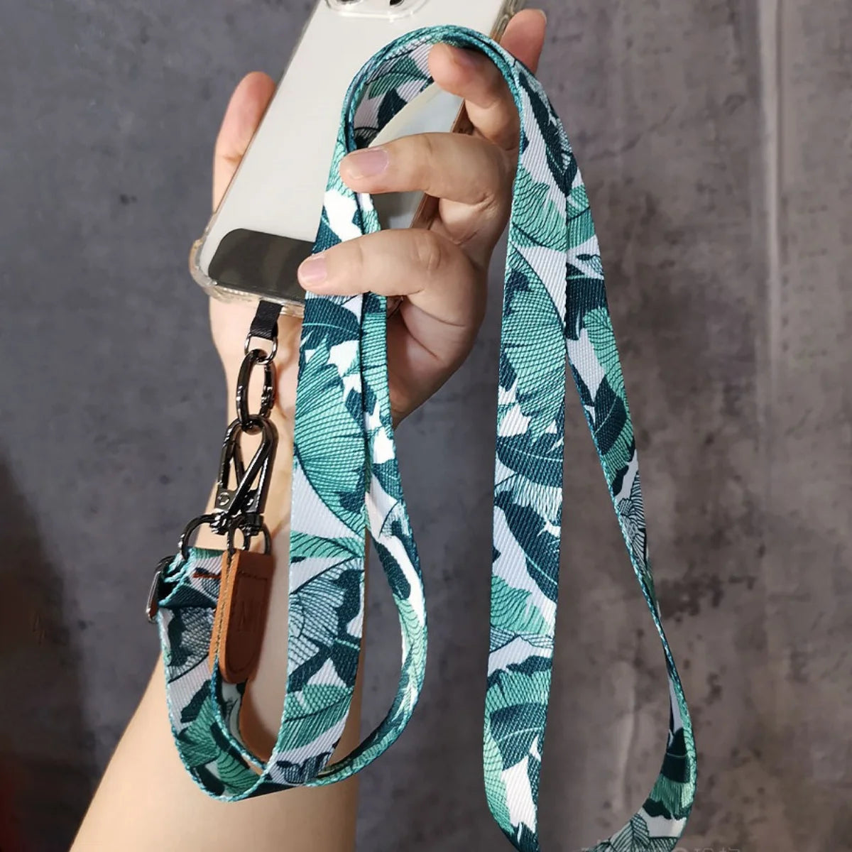 🎀 Lanyard Retro Ajustable – Cinta cruzada con clip, universal e impermeable, ideal para tarjetas o celular