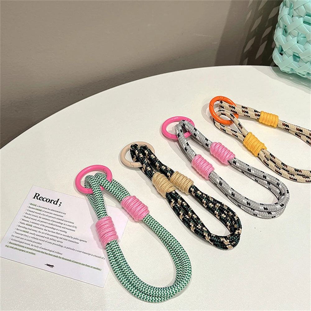 🎀 Pulsera Lujosa para Celular – Lanyard con parche, llavero colorido y diseño de joyería, ideal para regalo o accesorio