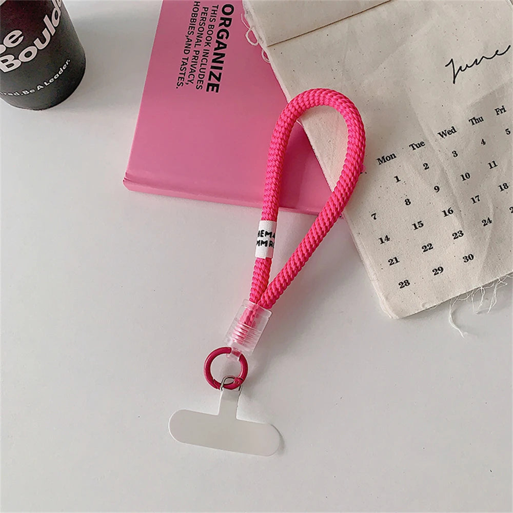 🎀 Lanyard Trenzado Estiloso – Correa con cadena, anillo y parche desmontable para sujetar el celular con glamour