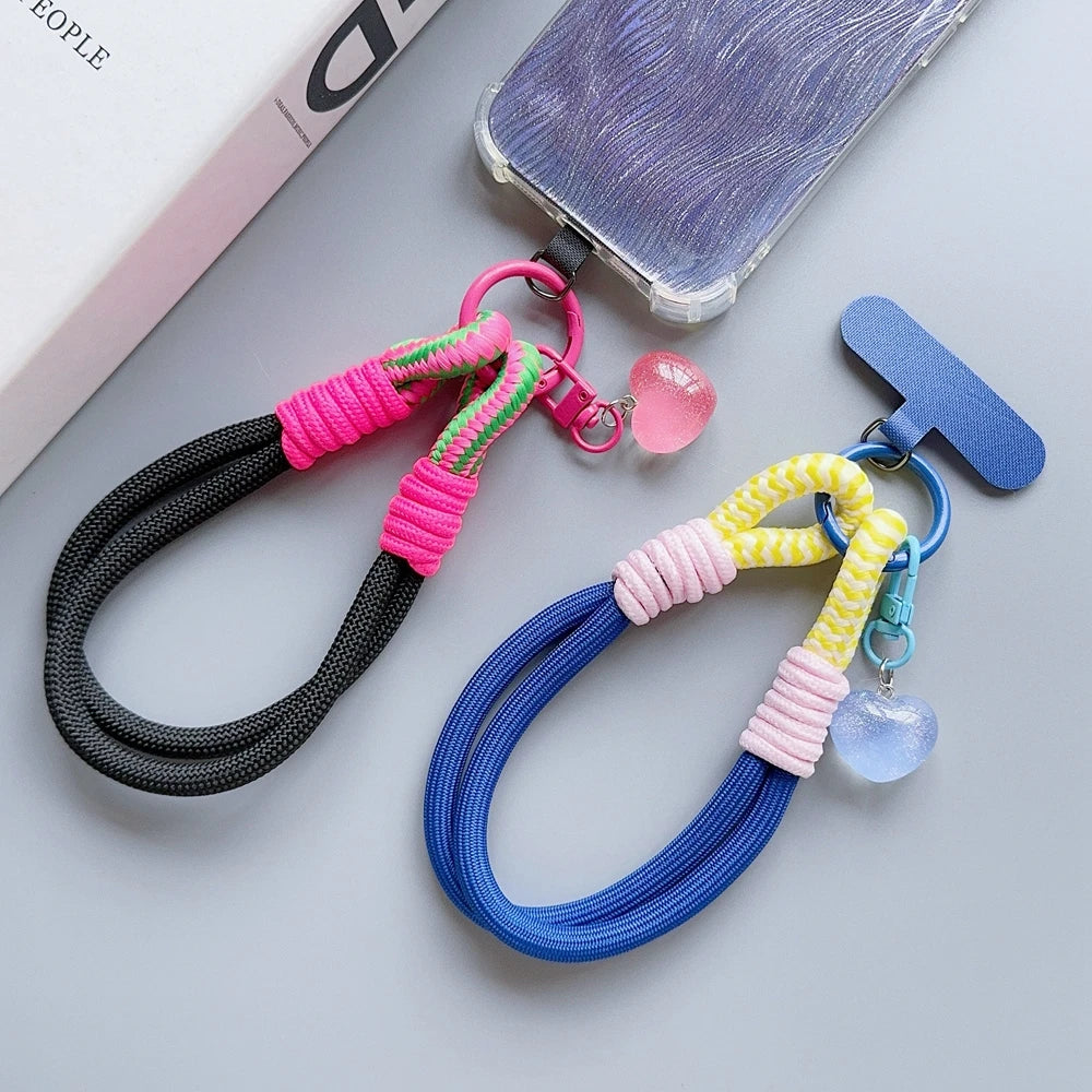 🎀 Correa Trenzada con Corazón – Lanyard con cadena colgante, anillo y parche desmontable, ideal para celular, lindo y práctico