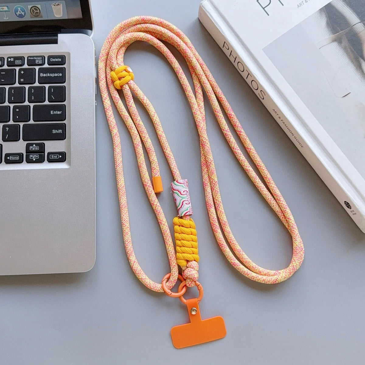 🎀 Lanyard Acrílico Estiloso – Correa cruzada de diseño universal para celular, anti pérdida, con clip y cuerda elegante