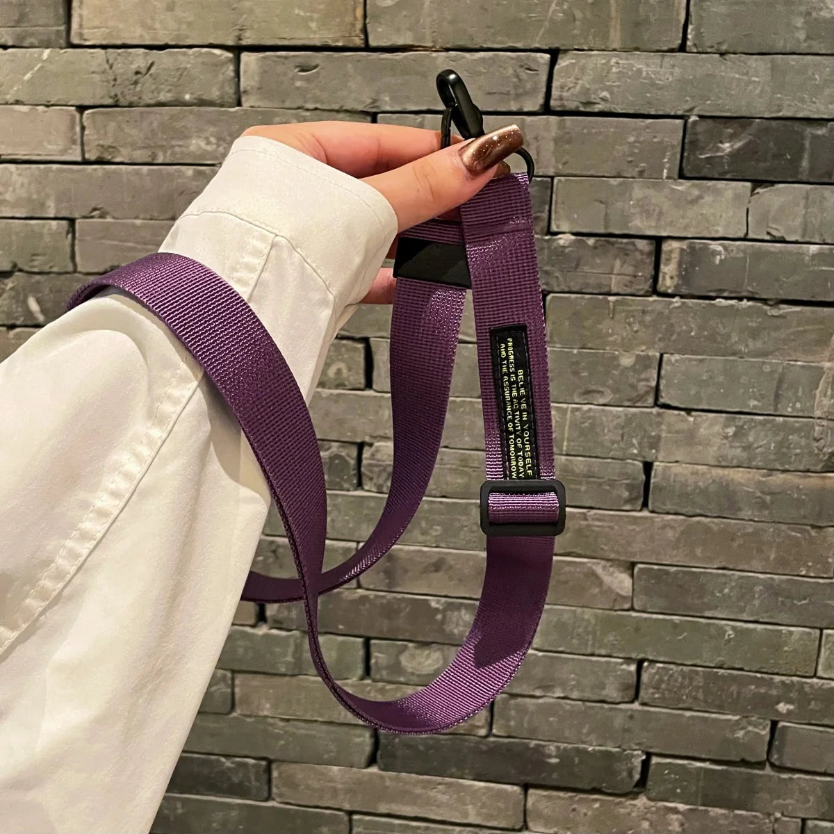 🎀 Lanyard largo cruzado elegante – Correa ajustable para cuello con diseño anticaída