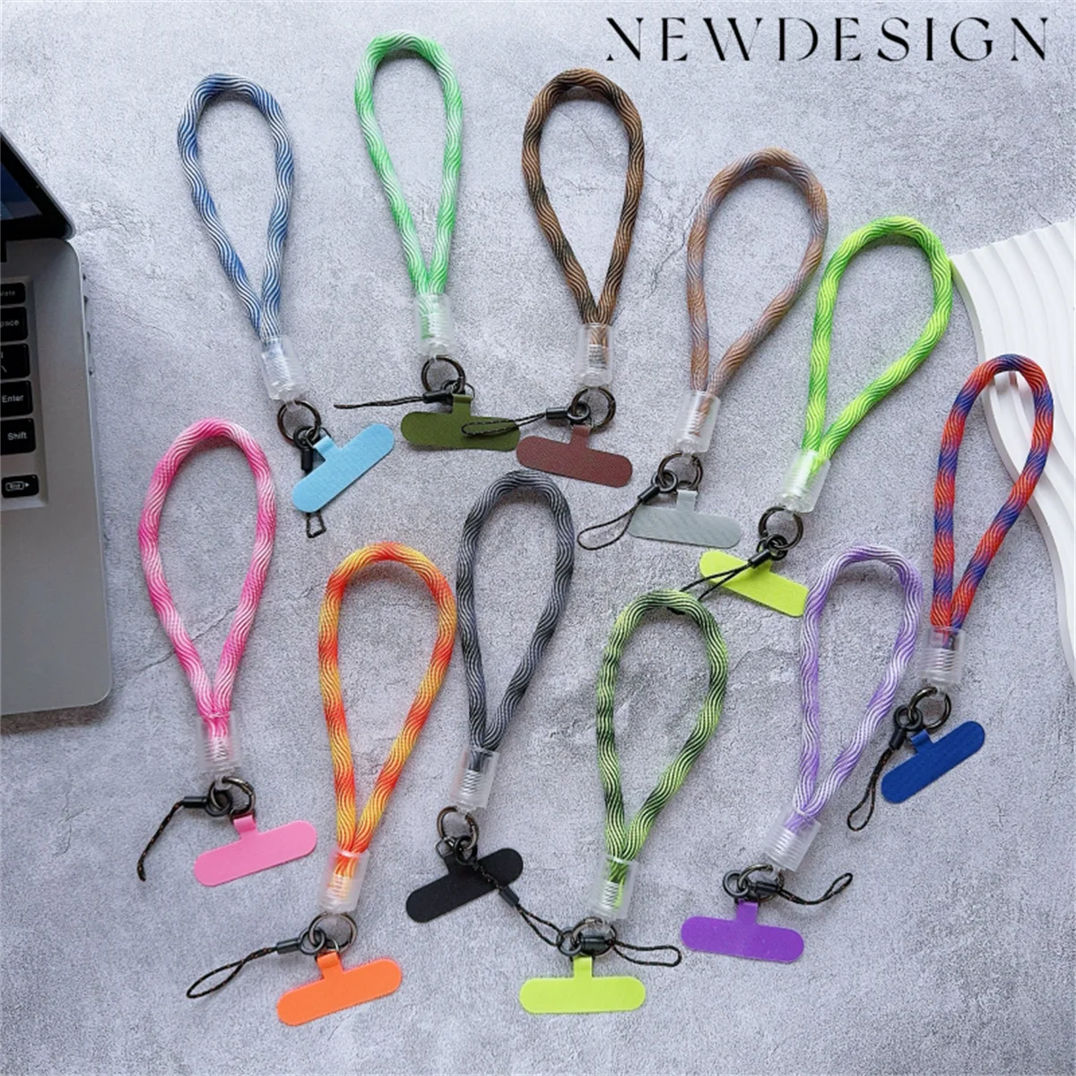 🎀 Pulsera Camuflaje con Raya – Lanyard colorido con diseño militar moderno, anti pérdida, compatible con Samsung e iPhone
