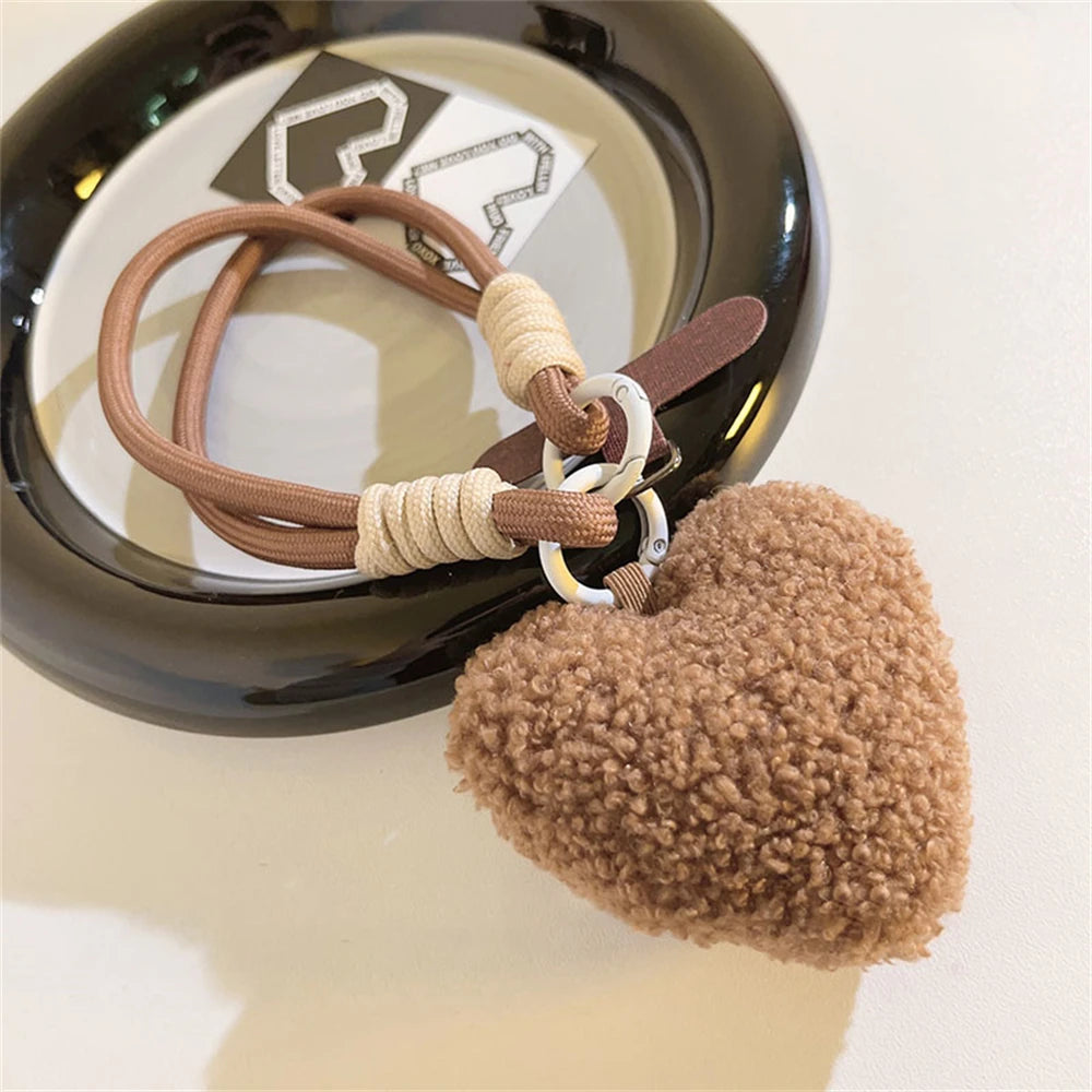 🎀 Lanyard de Peluche con Corazón – Colgante estilo mesh con tiras trenzadas, llavero y correa para celular o bolso