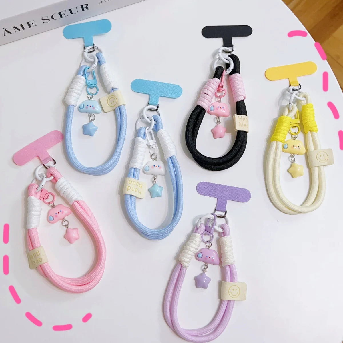 🎀 Lanyard con colgante de nube 3D – Correa de mano ajustable corta y cute, clip universal anticaída