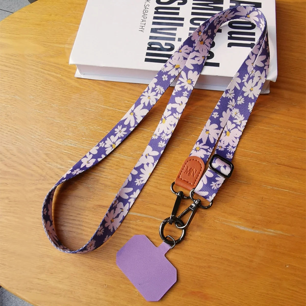 🎀 Lanyard floral – Cuerda para cuello con diseño de plantas, llavero, charm USB y accesorio de regalo