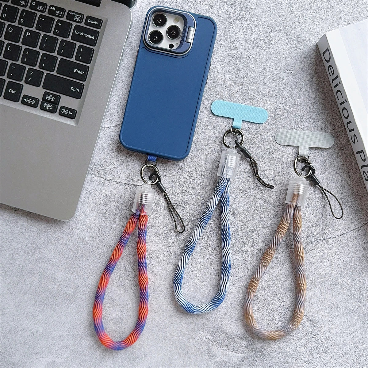🎀 Pulsera Camuflaje con Raya – Lanyard colorido con diseño militar moderno, anti pérdida, compatible con Samsung e iPhone