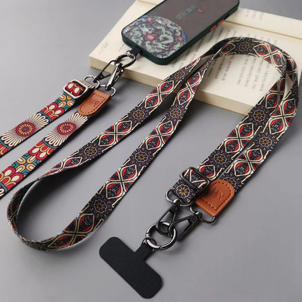 🎀 Lanyard Retro Totem – Cinta para el cuello con diseño tribal, ideal para llaves, USB, celular o gafete, regalo especial