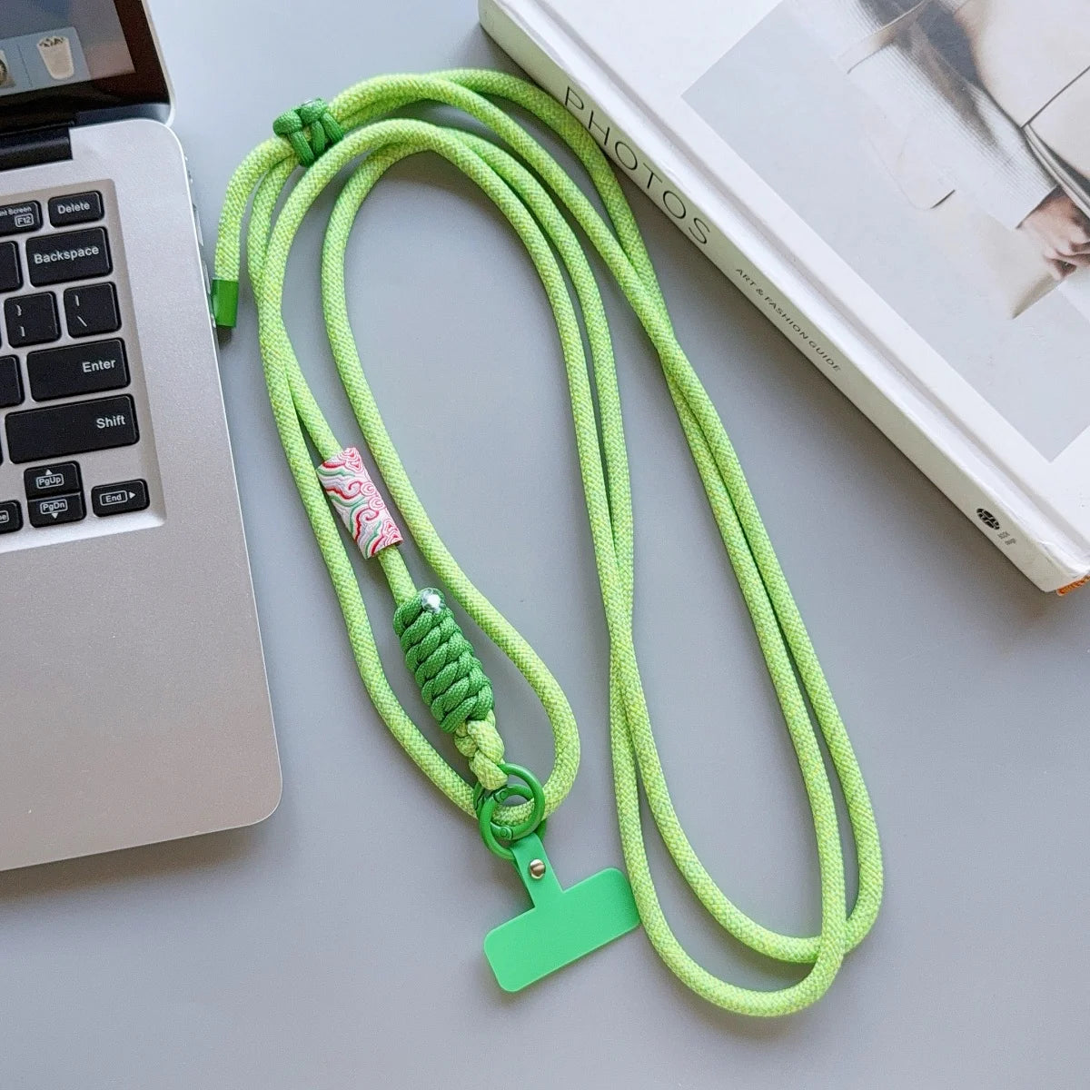 🎀 Lanyard Acrílico Estiloso – Correa cruzada de diseño universal para celular, anti pérdida, con clip y cuerda elegante