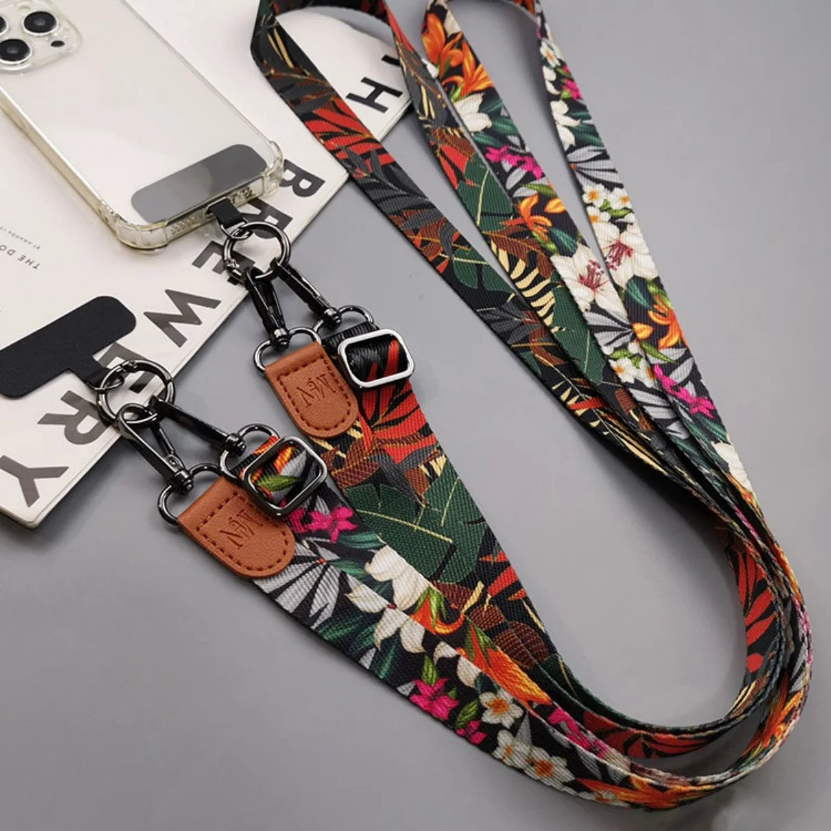 🎀 Lanyard Retro Ajustable – Cinta cruzada con clip, universal e impermeable, ideal para tarjetas o celular