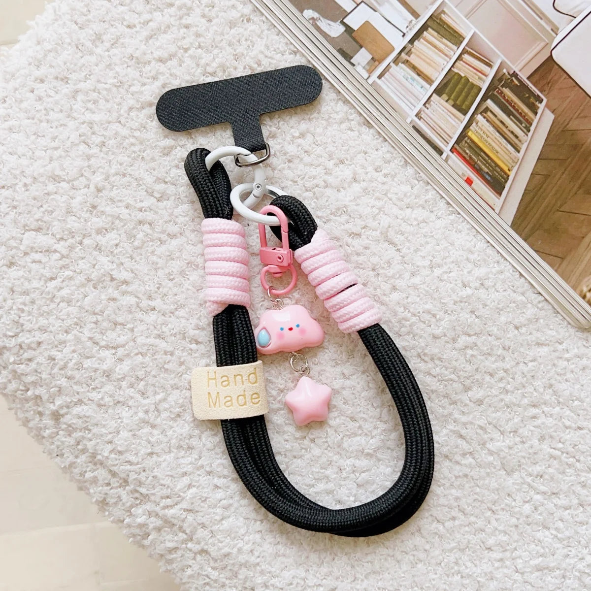 🎀 Lanyard con colgante de nube 3D – Correa de mano ajustable corta y cute, clip universal anticaída