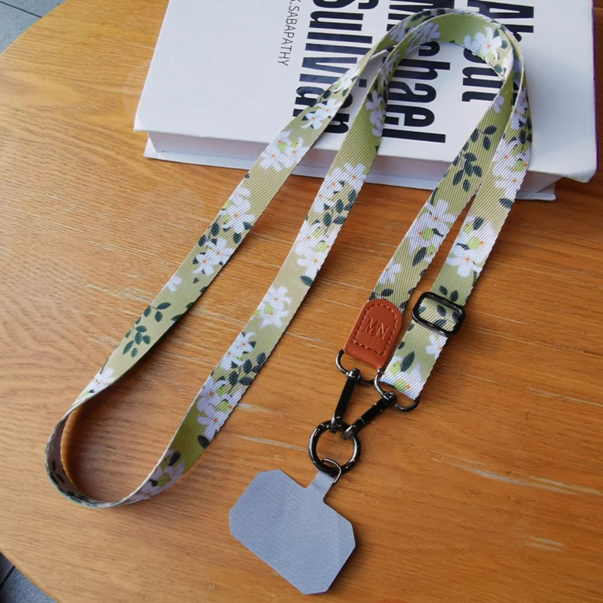 🎀 Lanyard floral – Cuerda para cuello con diseño de plantas, llavero, charm USB y accesorio de regalo