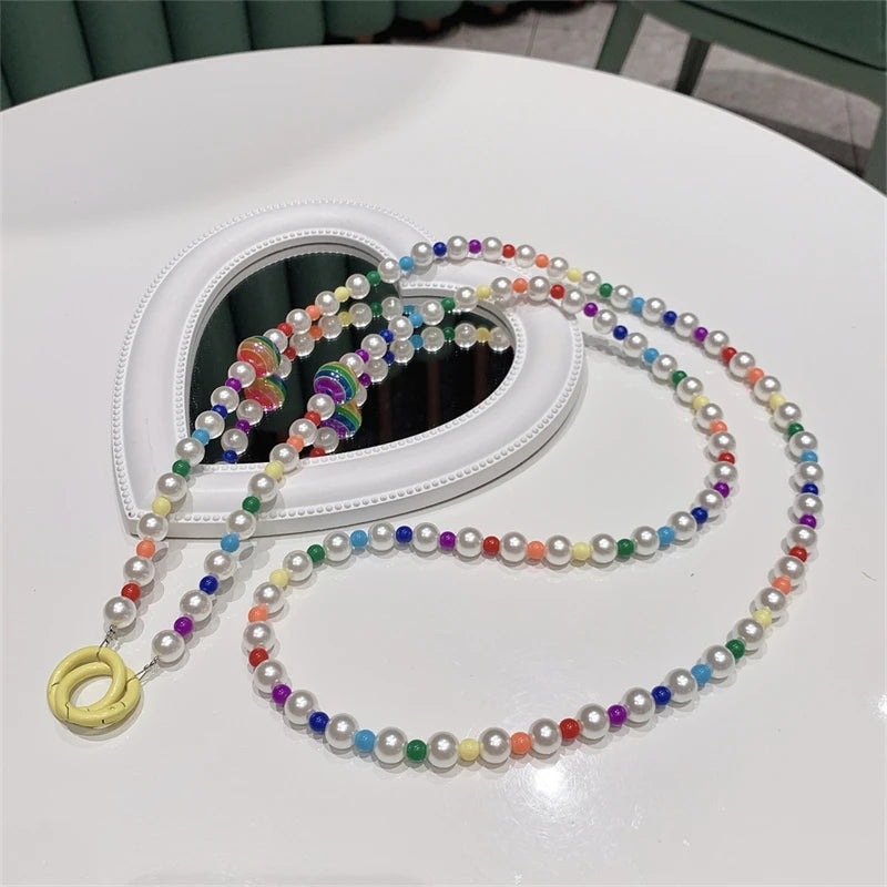 🎀 Correa Larga Bohemia con Piedras y Perlas – Lanyard de estilo elegante para celular, anti pérdida y con diseño femenino