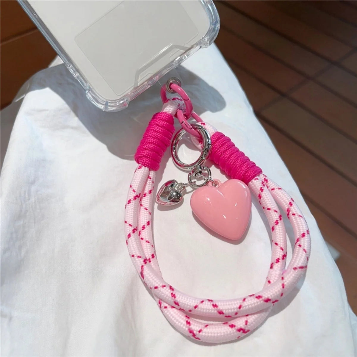 🎀 Lanyard con corazón 3D – Correa tejida con charm para celular o bolso, estilo coreano