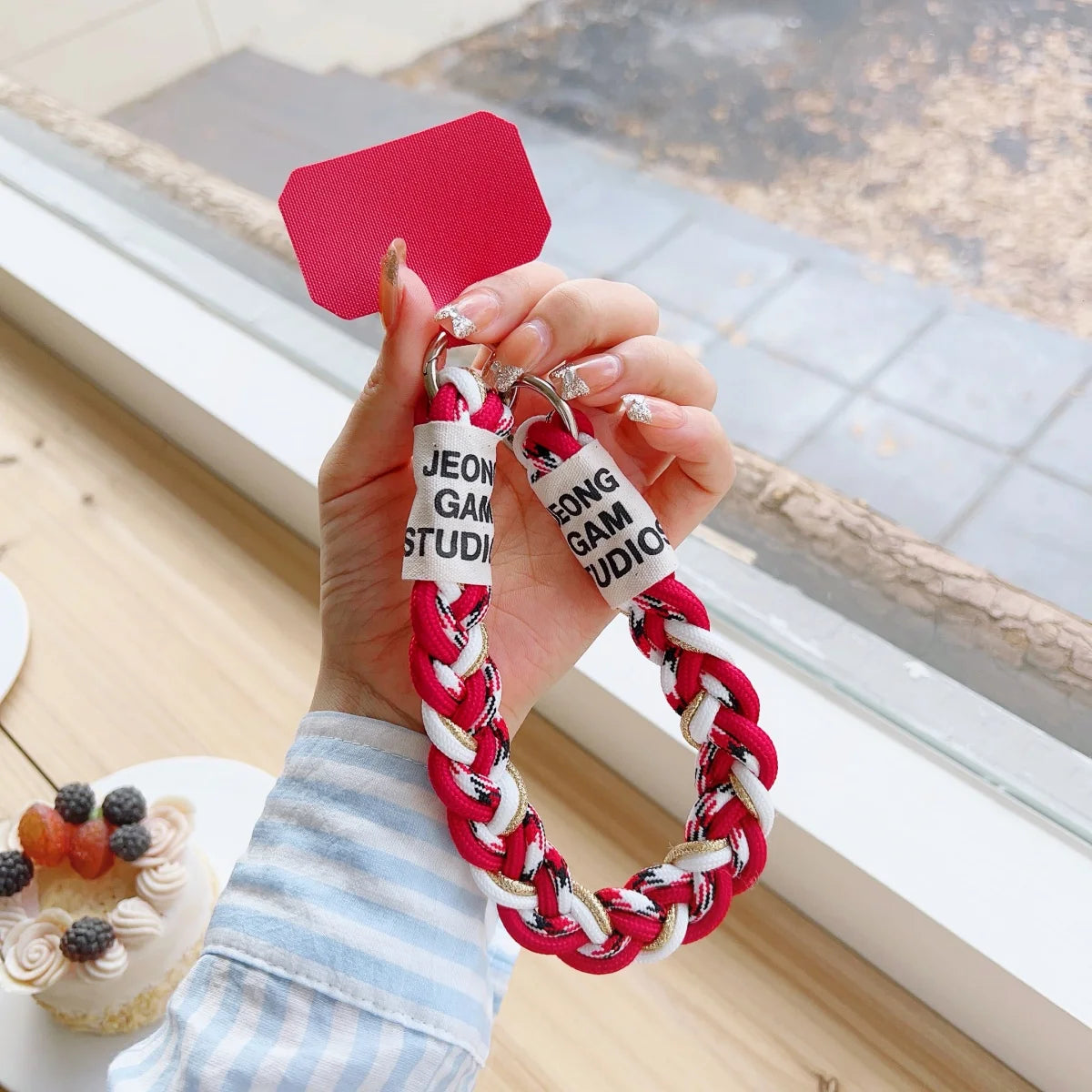🎀 Correa Tejida con Hilo Dorado – Lanyard colorido y cute, para celular o pantalones, con diseño brillante y anti pérdida