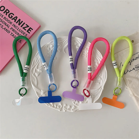 🎀 Lanyard Trenzado Estiloso – Correa con cadena, anillo y parche desmontable para sujetar el celular con glamour