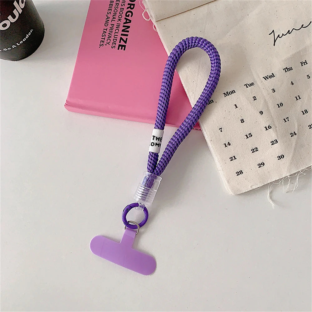 🎀 Lanyard Trenzado Estiloso – Correa con cadena, anillo y parche desmontable para sujetar el celular con glamour